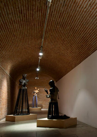 EXTRA ECCLESIAM NVILLA SALVS, Casa de las Conchas, Salamanca (2005)